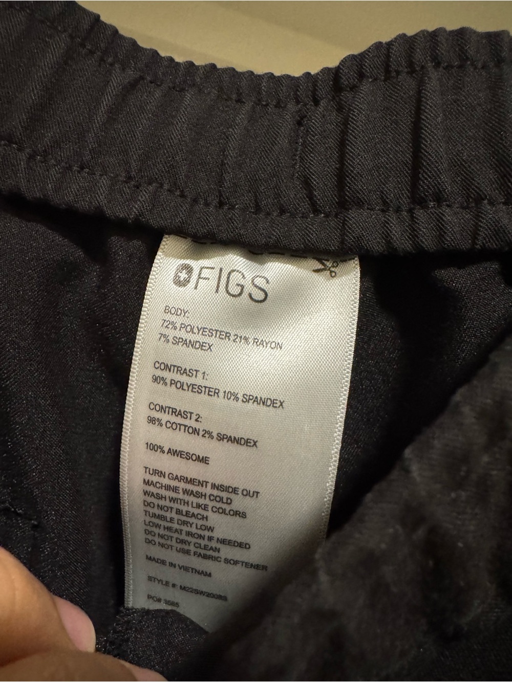 FIGS Men’s Black Set scrubs Size Medium Top + Jogger Pants - Picture 11 of 13